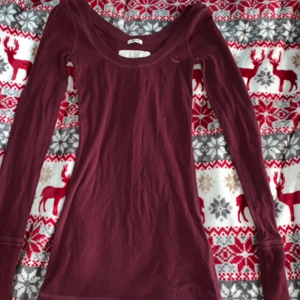 maroon abercrombie and fitch shirt